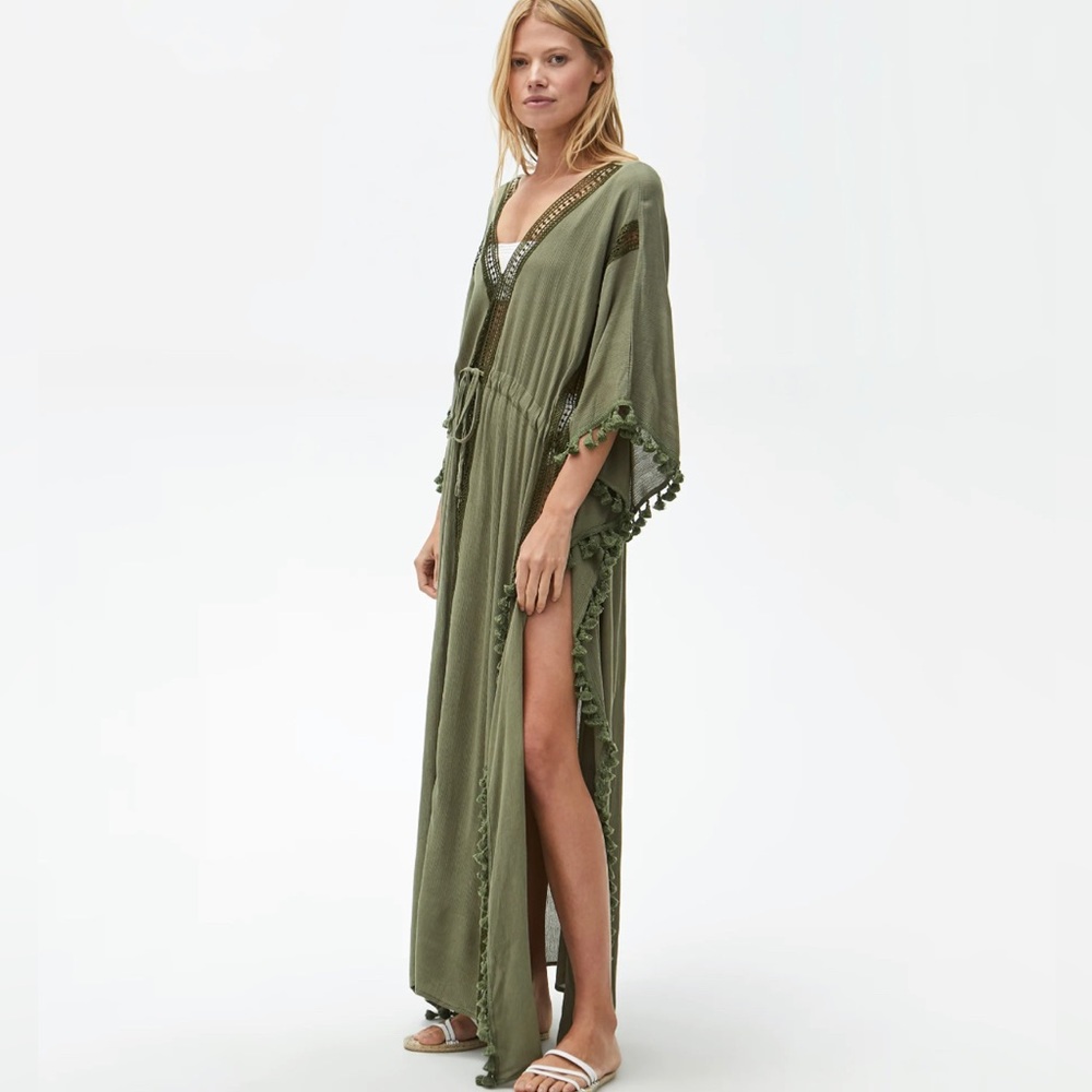 Michael Stars kaftcan. One size and cinches at waist. Looks great on anyone.